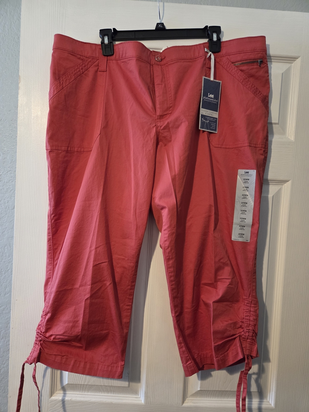 NWT Lee Terracotta Capri Pants